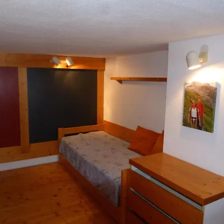 Duplex Pour 5 Personnes Proche Des Pistes Et Commerces, Balcon, Tv, Non-fumeur - Fr-1-411-197