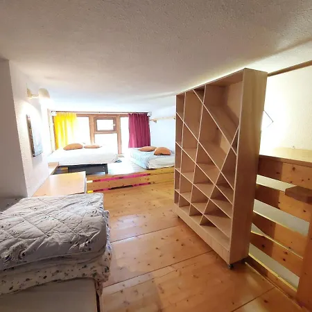 Apartman Duplex Pour 5 Personnes Proche Des Pistes Et Commerces, Balcon, Tv, Non-fumeur - Fr-1-411-197